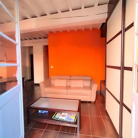 Centre Historique, 50 M Plage, Calme, Clim, Wifi Apartment *